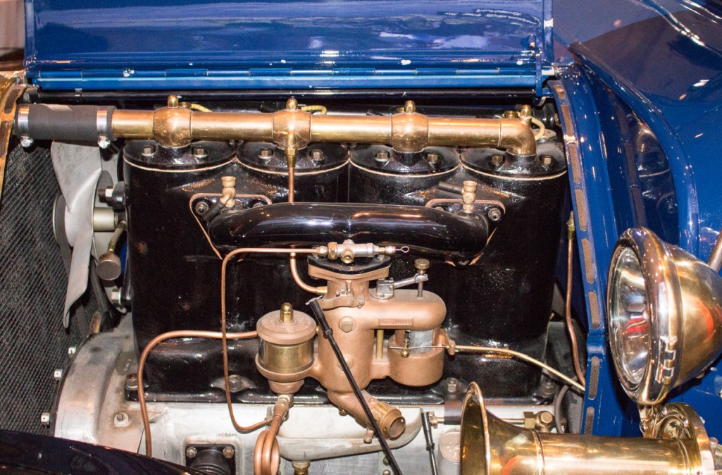 1914
                Russell-Knight engine