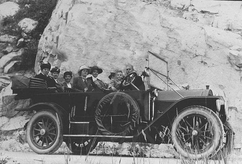 1913 Russell-Knight